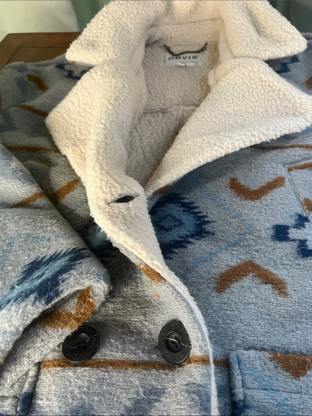 Orvis Light Blue Aztec-Pattern Fleece Coat with Ivory Collar - Picture 5 of 8